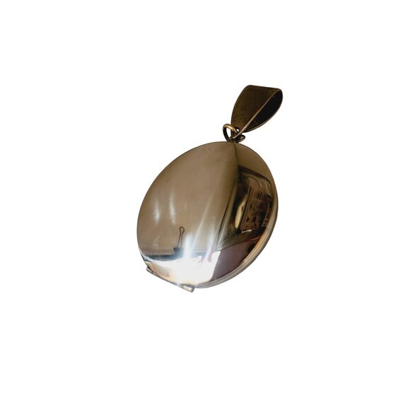 Stunning Silvertone Black Enamel Diamond Cut Locket (A5573) - Picture 4 of 5